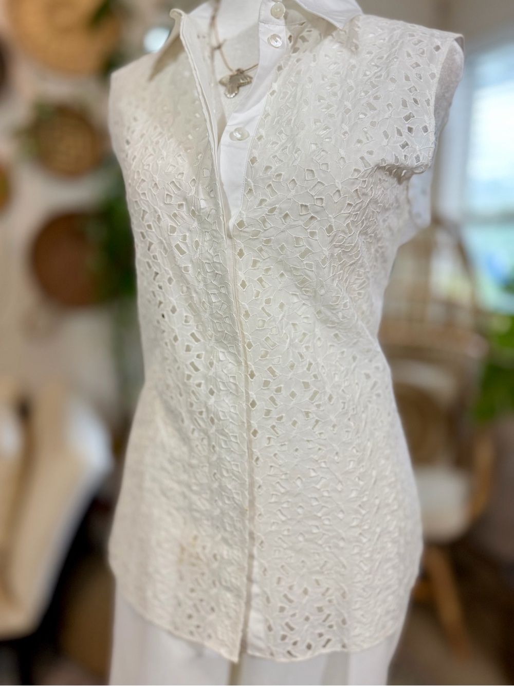 Theory Cotton Silk Eyelet Lace Dainty Sleeveless Button Front Blouse White M - Picture 5 of 9